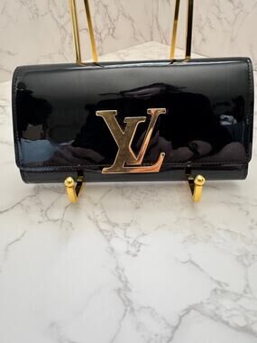Louise Vuitton Louise Clutch in Black Vernis Patent Leather